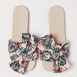 NWOT Divided by H&M Pink Floral Tropical Print Slides with Bow Accent – Sz 7